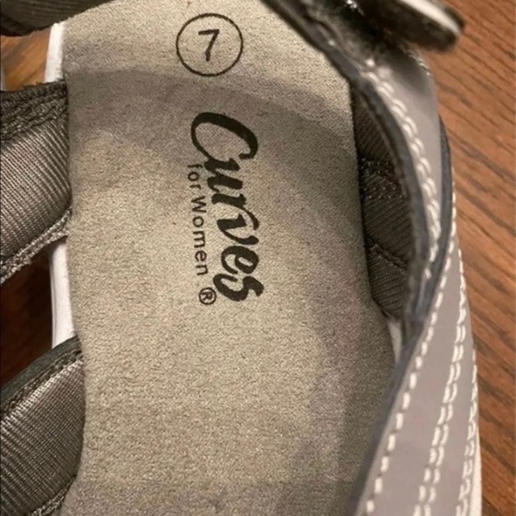 Curves for Women Cross Strap Toning Sandals 7 - Picture 7 of 10